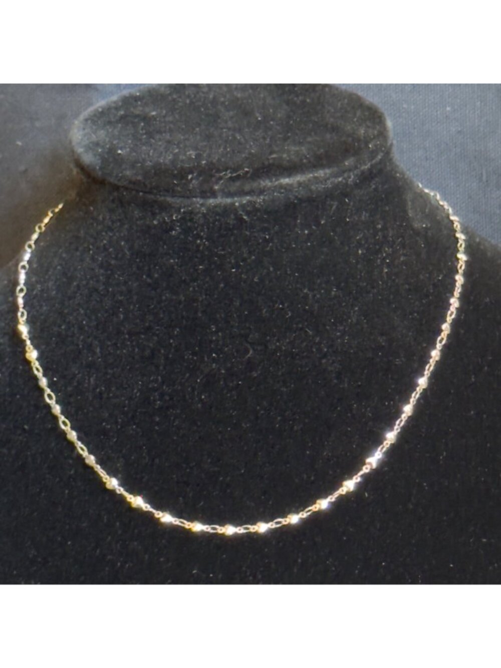 Silver-Tone Chain Necklace With Heart Detailing Women's 18 Inches - Picture 2 of 7
